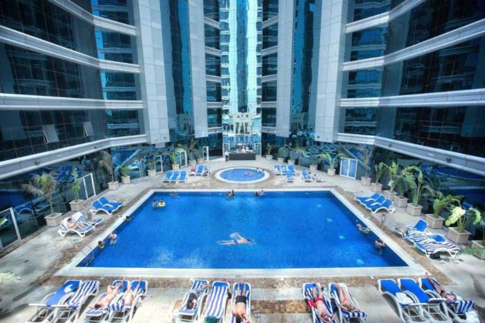Een foto van een overzicht van Marriott Hotel Production City Dubai