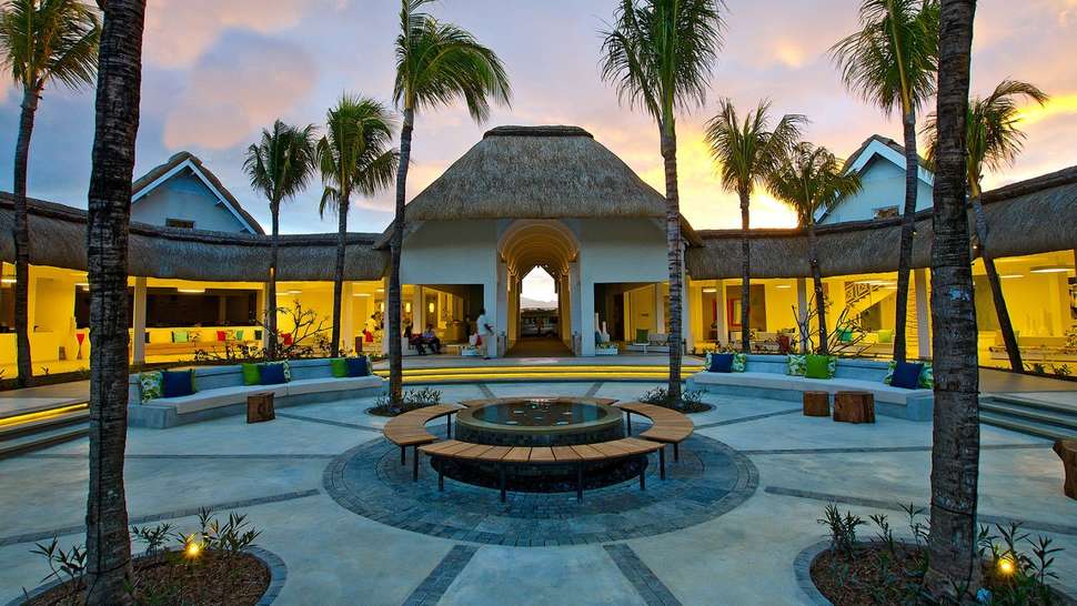Een foto van de buitenkant van Ambre Resort & Spa