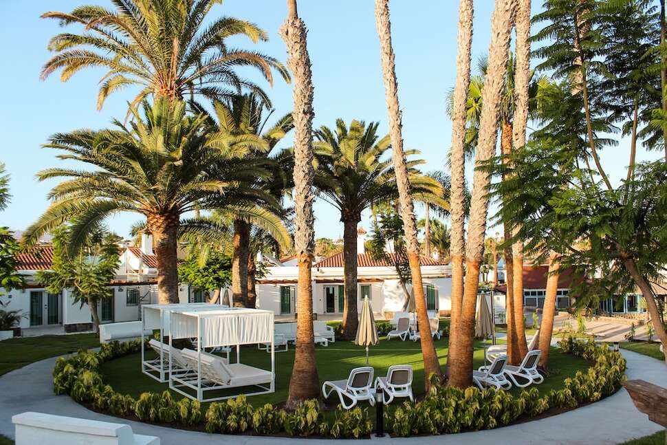 Een foto van het terras bij Hotel Livvo Dunagolf Suites