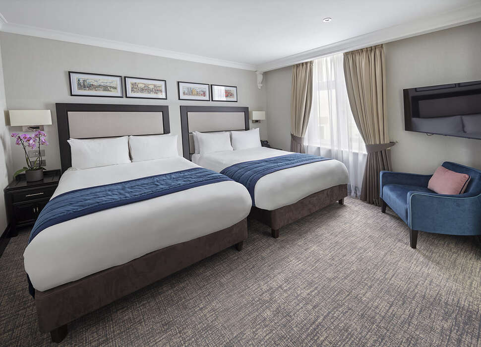 Ein Foto Tower Suites by Blue Orchid Hotels