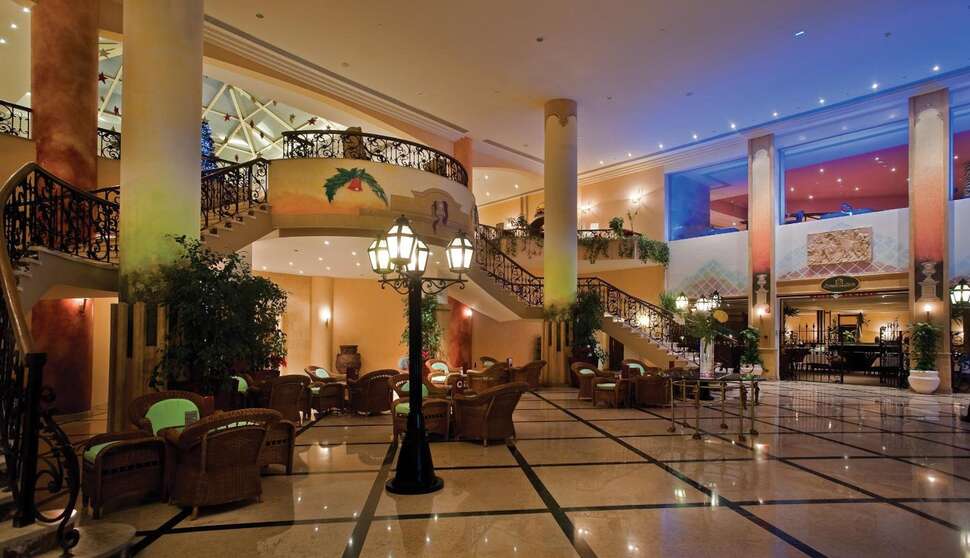 Een foto van het interieur van Amwaj Oyoun Resort & Casino