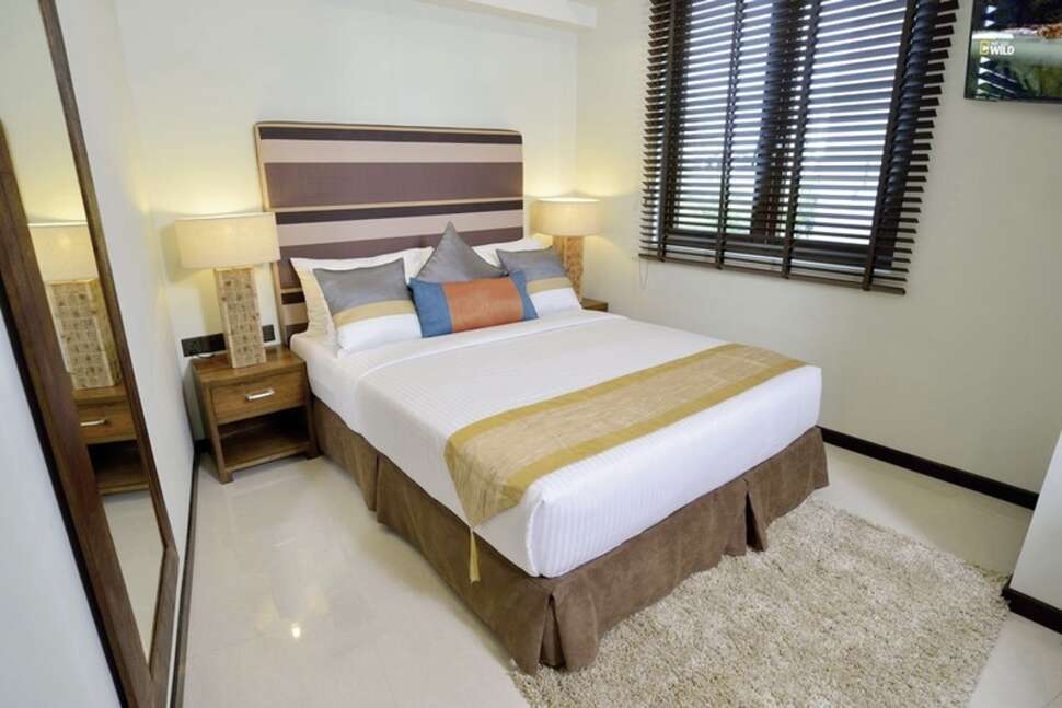 Ein Foto The Somerset Hotel