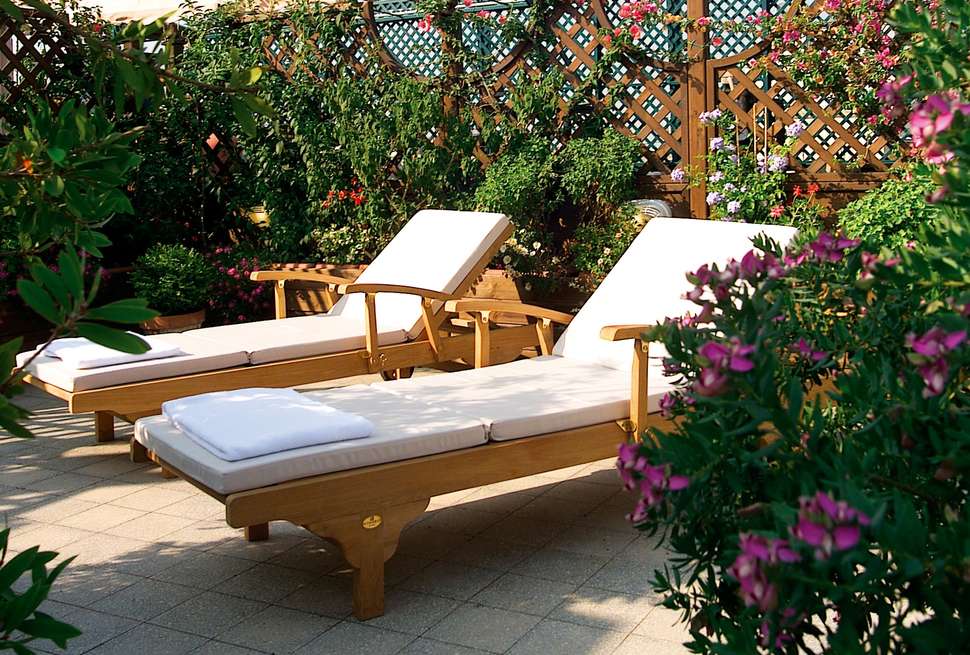 Een foto van het terras bij Hotel Marcella Royal