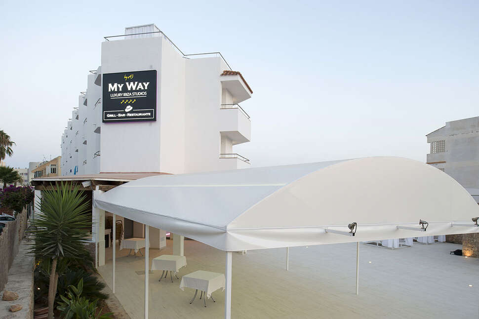 Een foto van My Way Luxury Ibiza Studios