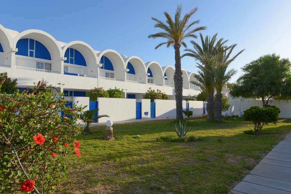 Een foto van het terras bij Monarque Dar Jerba Zahra