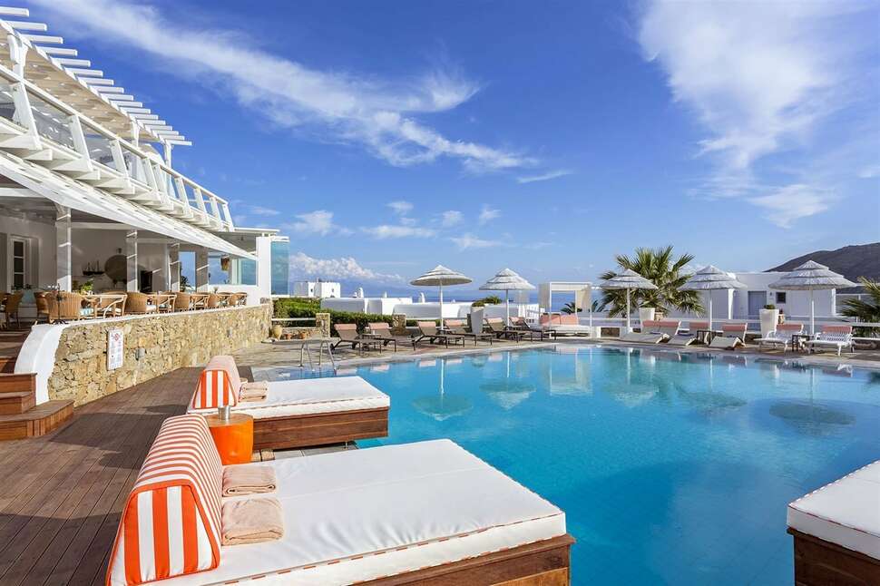 Een foto van het zwembad bij Archipelagos Hotel