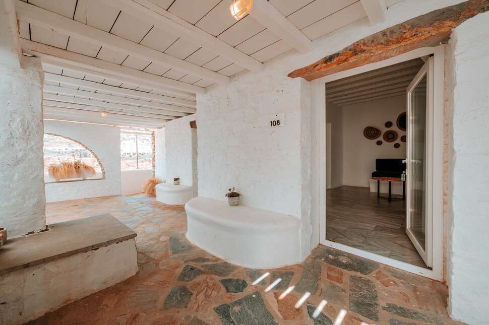 Een foto van Mr & Mrs White Mykonos