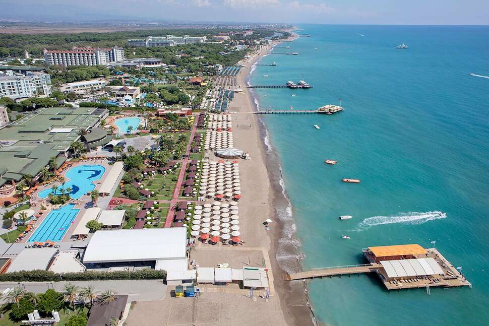 Een foto van de buitenkant van Pine Beach Belek