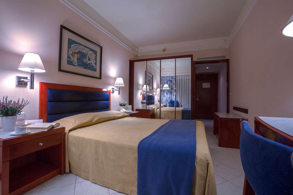 Ein Foto Mediterranean Hotel