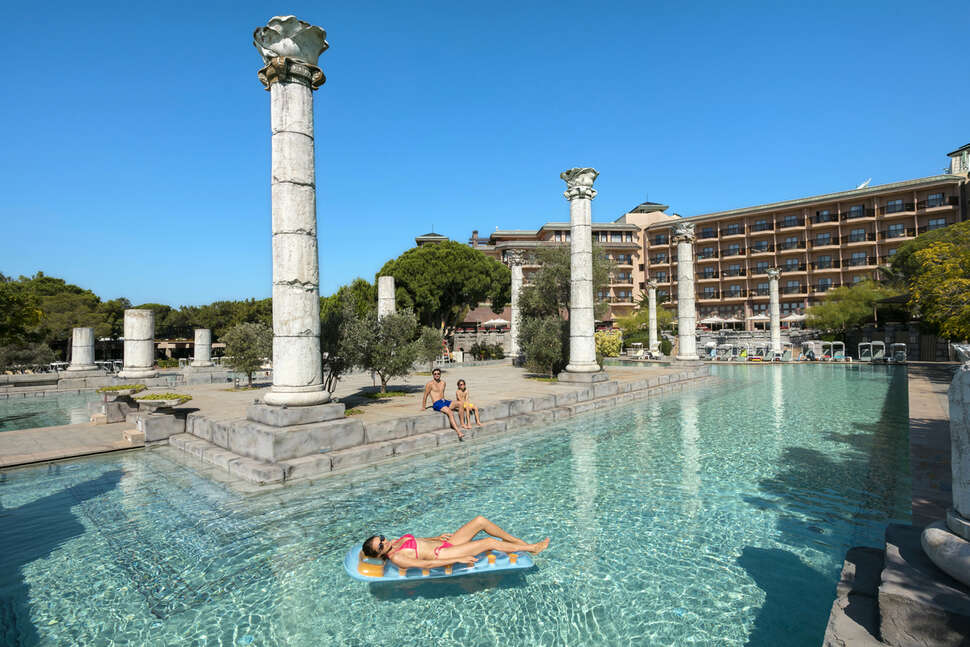 Een foto van het zwembad bij Xanadu Resort Hotel