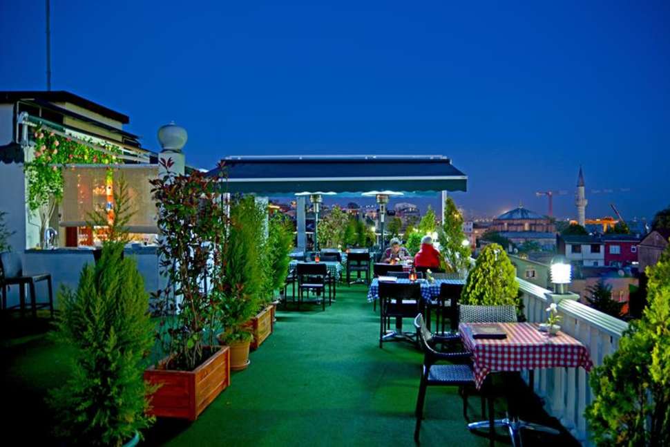 Ein Foto von der Terrasse im Antea Palace Hotel & Spa