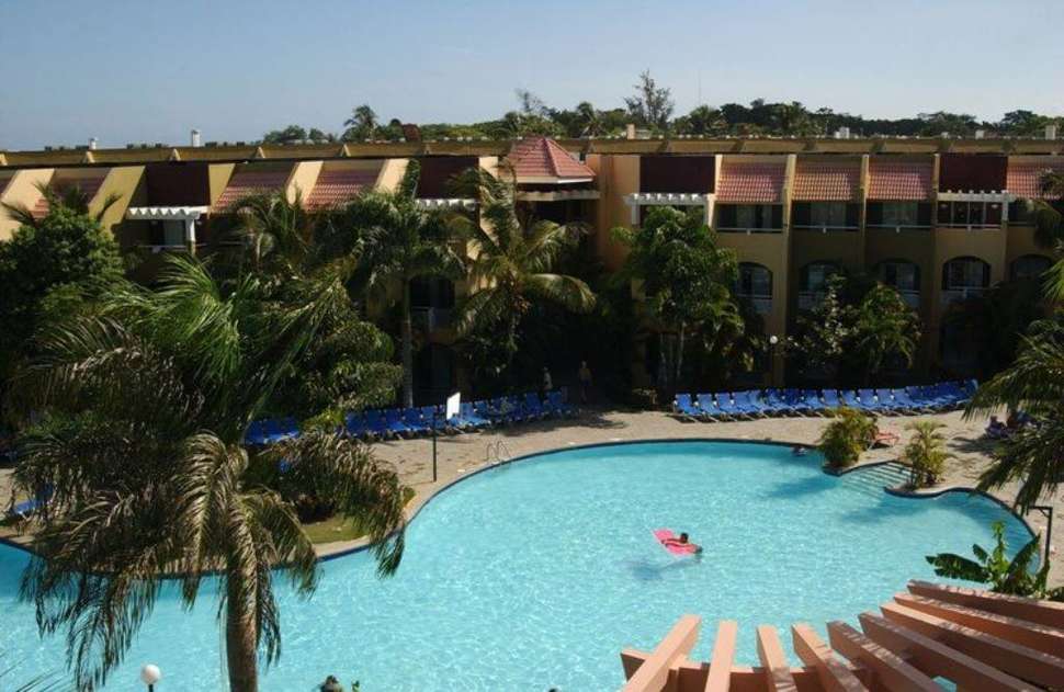 Ein Foto vom Pool im Casa Marina Beach & Reef Resort