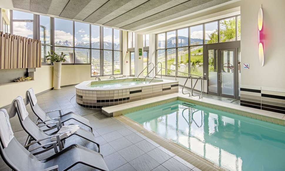 Een foto van het zwembad bij Hotel Feldthurnerhof