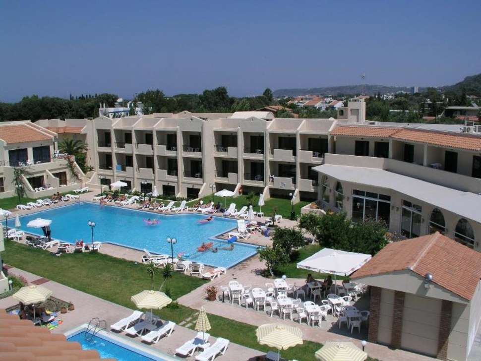Een foto van een overzicht van Summerland Hotel & Bungalows