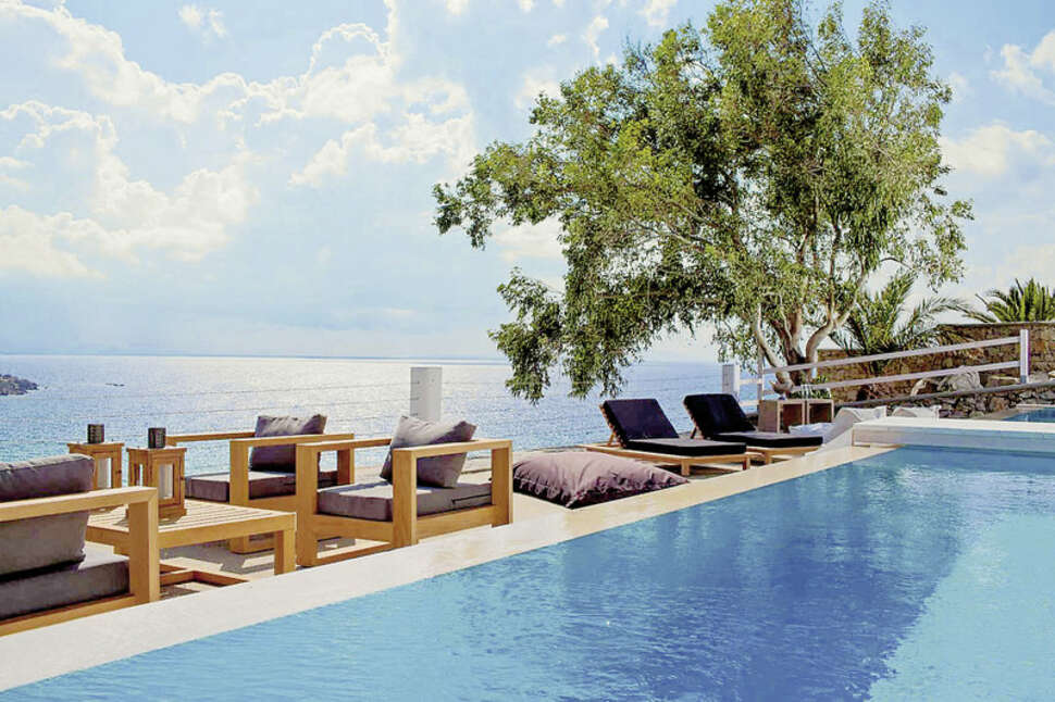 Een foto van het zwembad bij Myconian Ambassador - Relais & Chateaux
