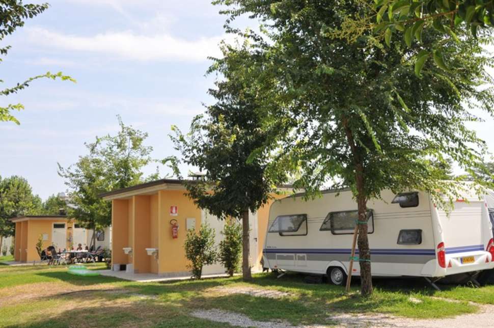 Een foto van de buitenkant van Camping Baia Verde