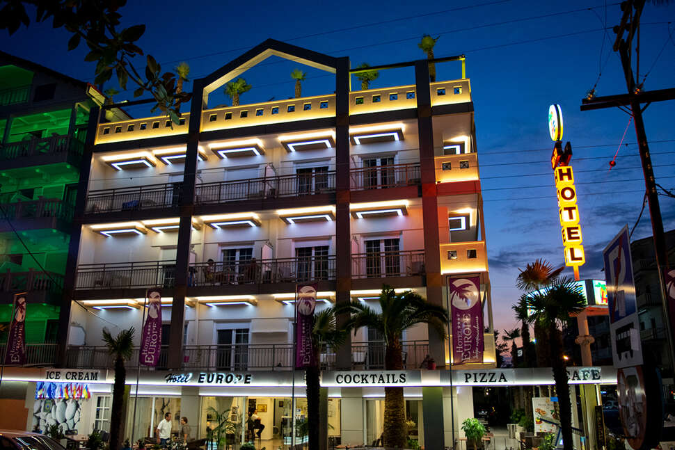 Een foto van de buitenkant van Hotel Europe Macedonie