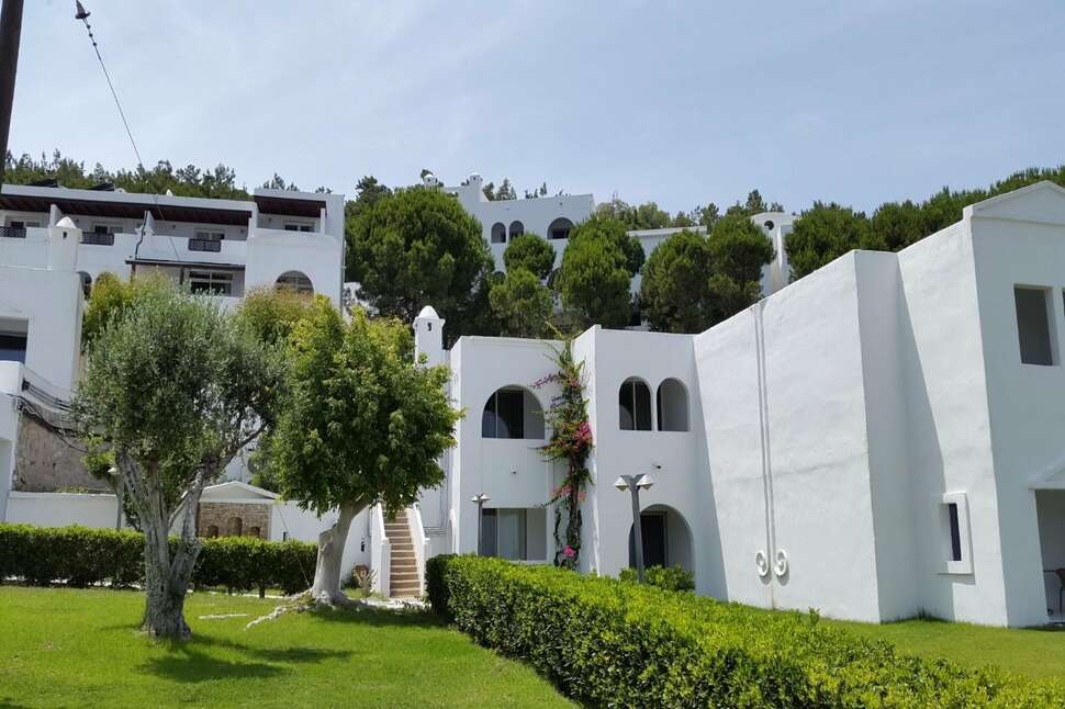 Ein Foto von der Außenansicht des Esperos Village Blue & Spa