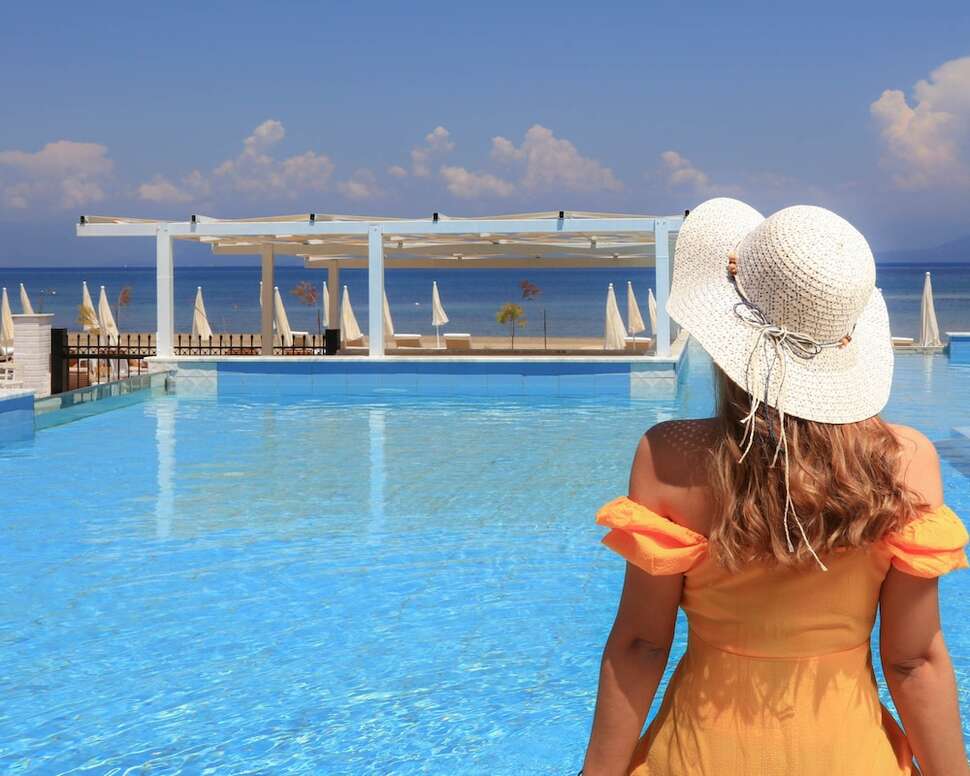 Een foto van het zwembad bij Cavomarina Beach Hotel