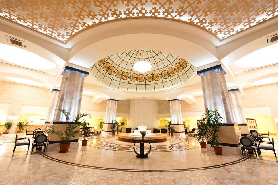 Een foto van het interieur van Hotel Melas Lara