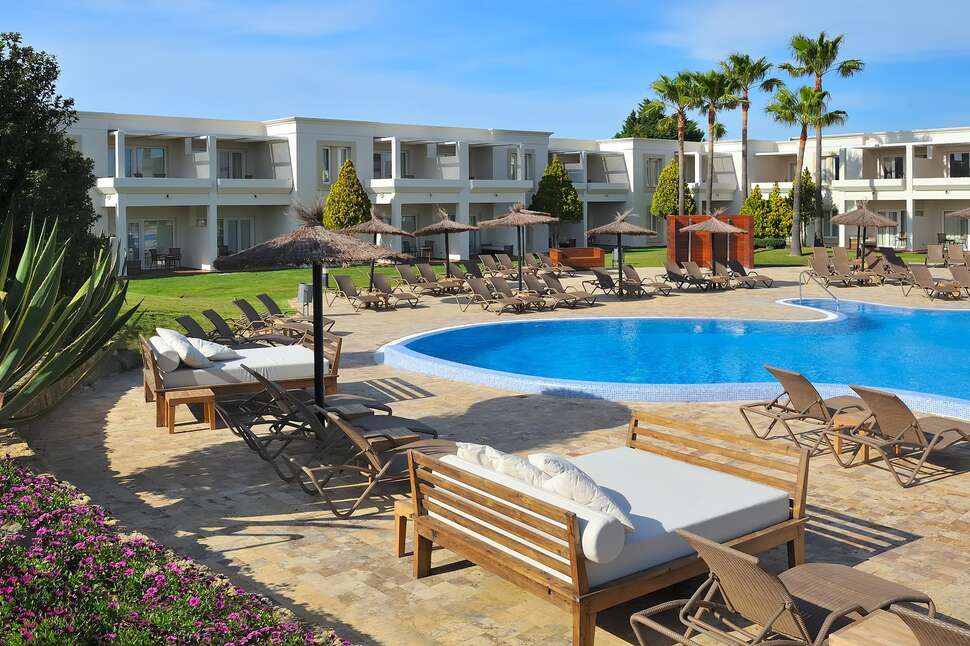 Ein Foto vom Pool im Vincci Costa Golf