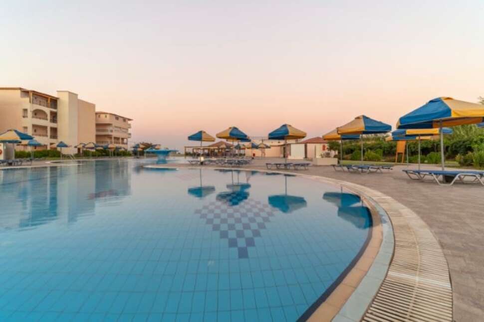 Een foto van het zwembad bij Myrina Beach Hotel