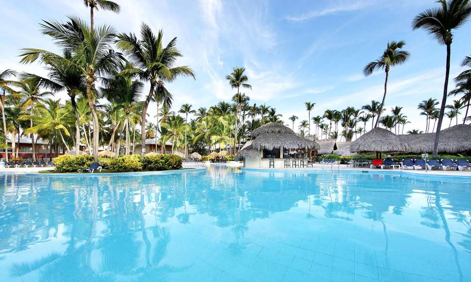 Een foto van het zwembad bij Grand Palladium Punta Cana Resort & Spa