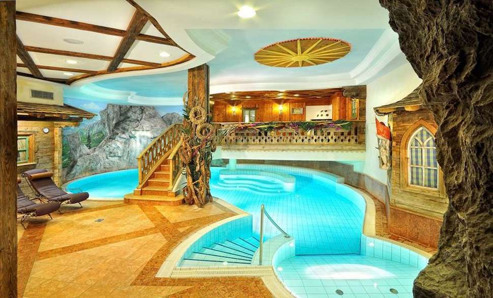Een foto van het zwembad bij Hotel Zur Dorfschmiede