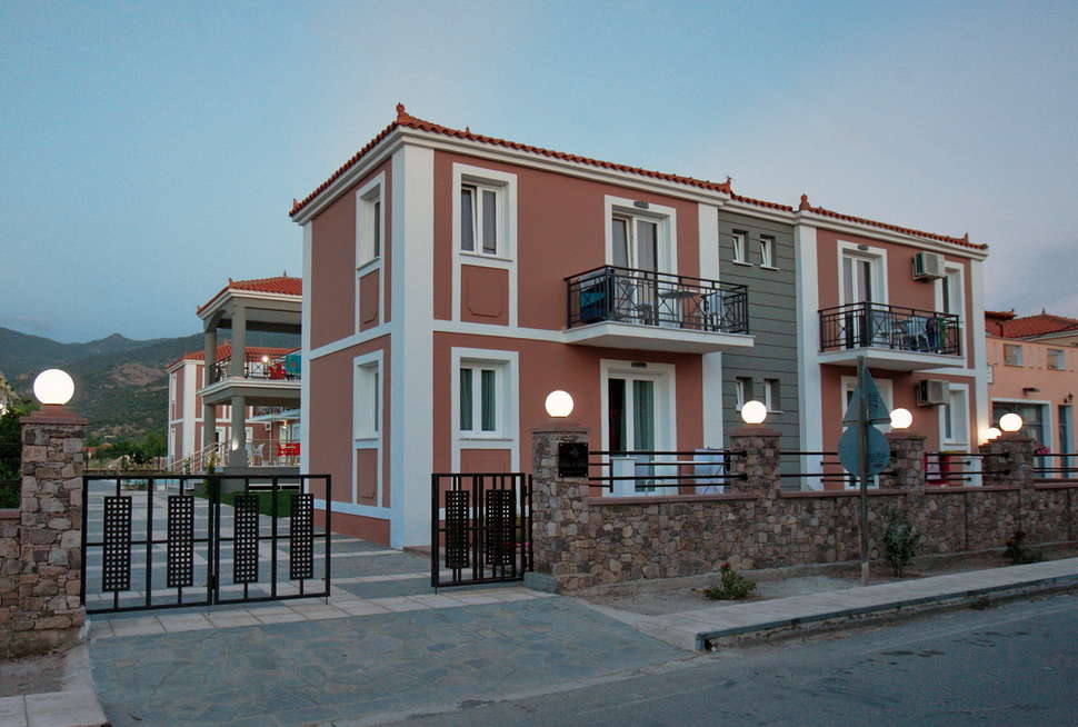 Een foto van de buitenkant van Sun & Sea Luxury Hotel