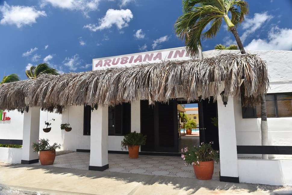 Een foto van de buitenkant van Arubiana Inn
