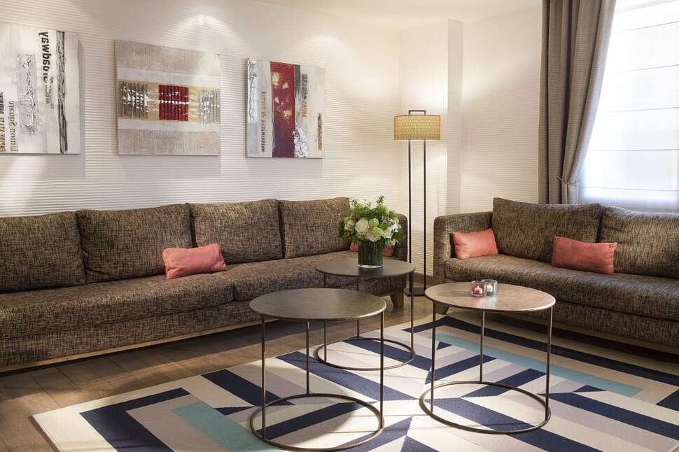 Een foto van het interieur van Hotel Victor Hugo Paris Kleber