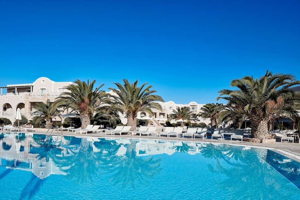 Een foto van het zwembad bij Santo Miramare Resort