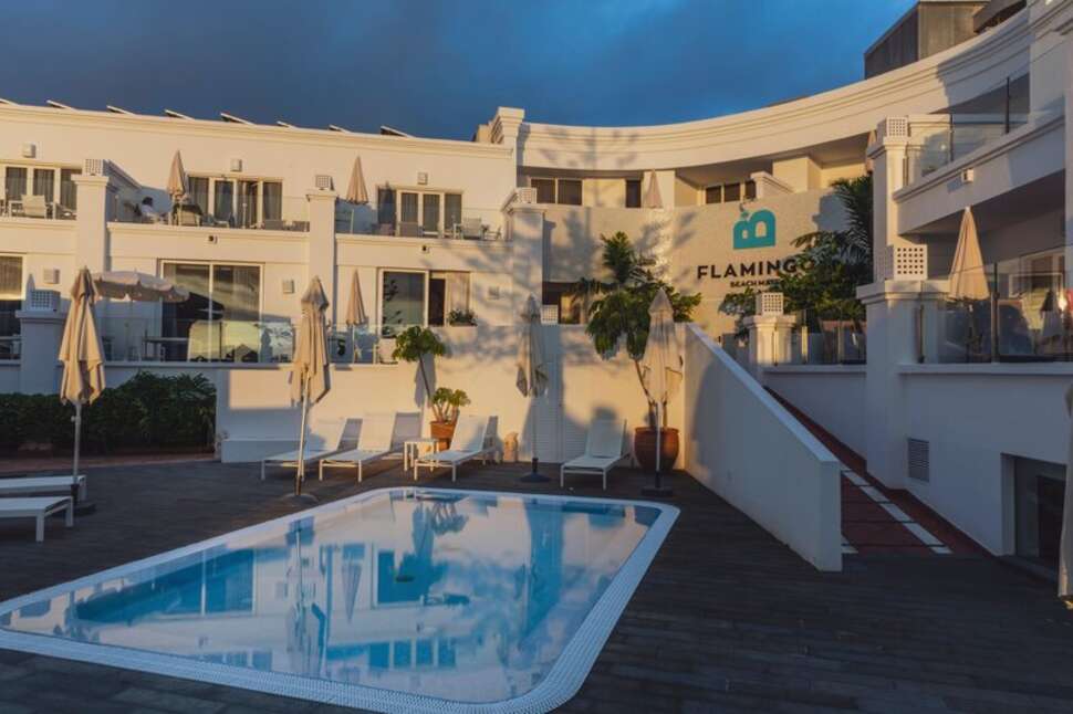 Een foto van het zwembad bij Flamingo Beach Mate