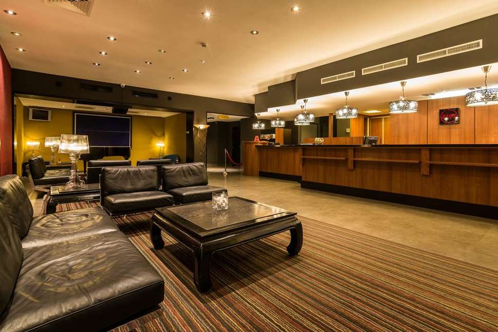 Een foto van het interieur van De Keyser Hotel