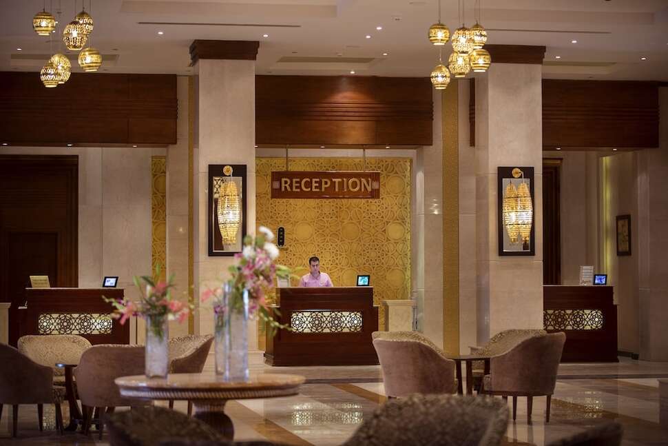 Een foto van het interieur van Sunrise Arabian Beach Resort
