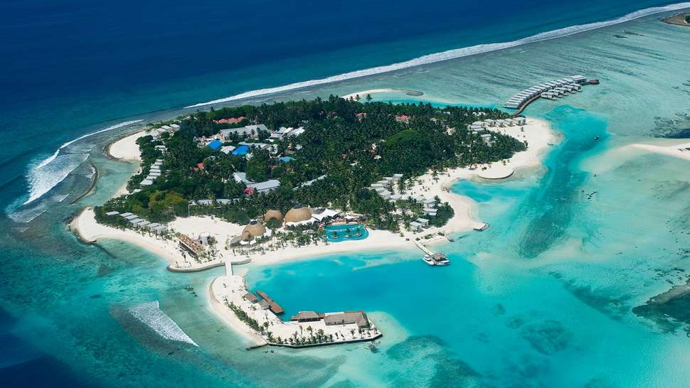 Ein Foto von der Außenansicht des Holiday Inn Resort Kandooma Maldives