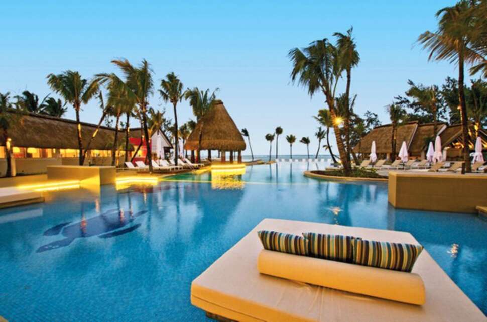 Een foto van het zwembad bij Ambre Resort & Spa