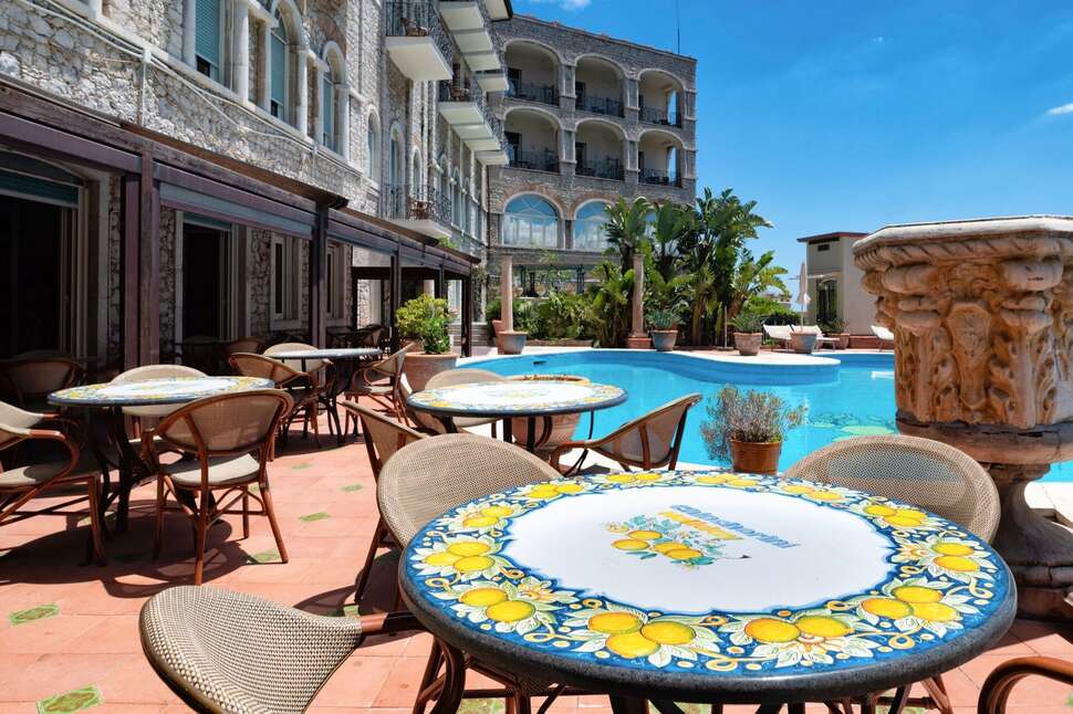 Een foto van het terras bij Taormina Park Hotel