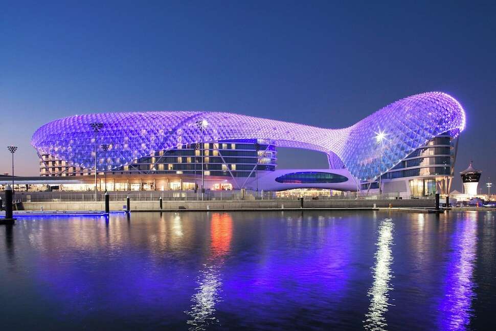 Een foto van de buitenkant van W Abu Dhabi – Yas Island