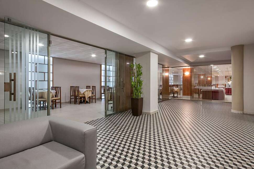 Een foto van het interieur van Best Oasis Park