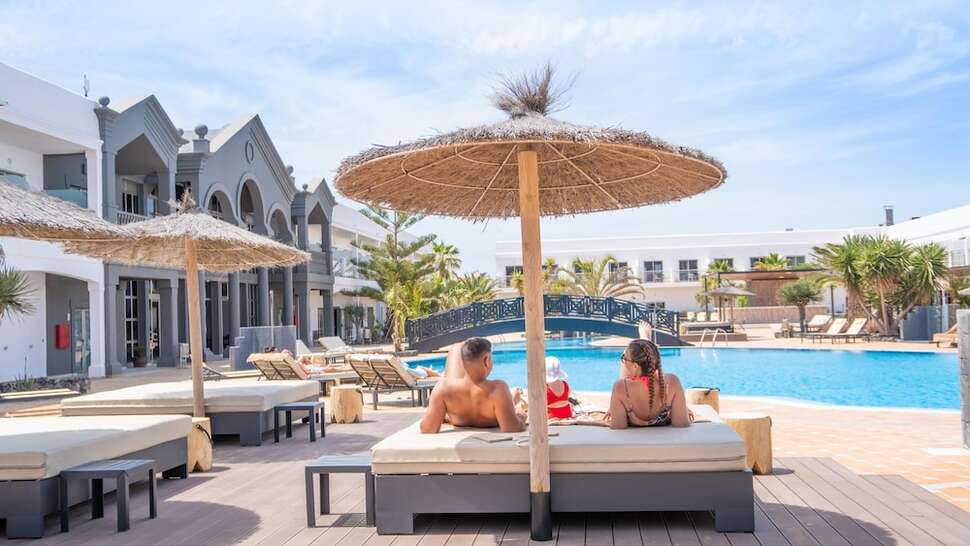 Een foto van het zwembad bij Hotel Coral Cotillo Beach