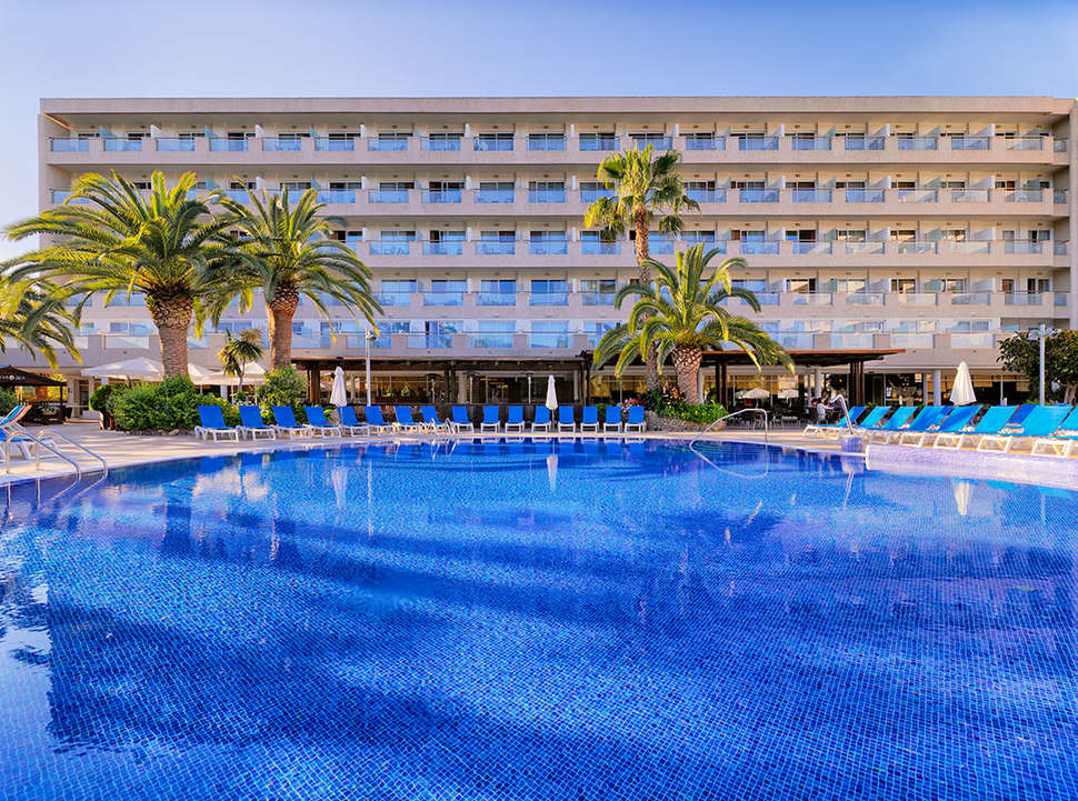 Een foto van het zwembad bij H10 Vintage Salou