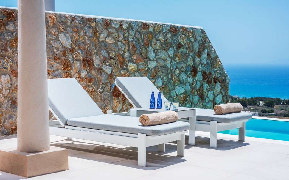 Een foto van het zwembad bij White Rock of Kos