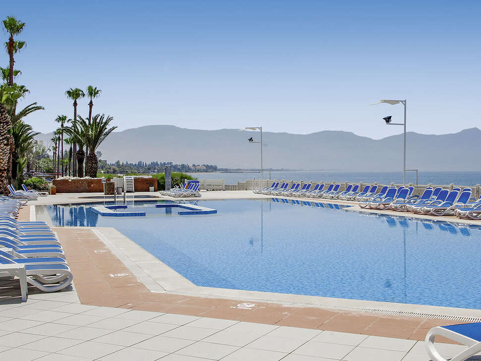Een foto van het zwembad bij Ephesia Holiday Beach Club