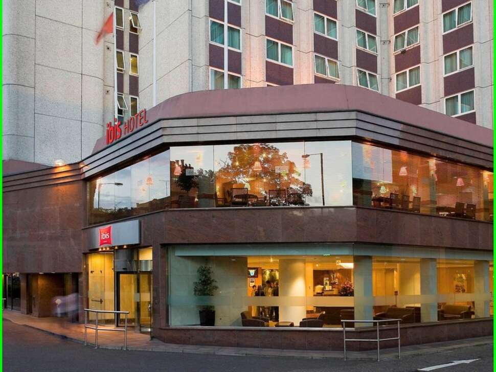 Een foto van de buitenkant van Ibis London Earls Court