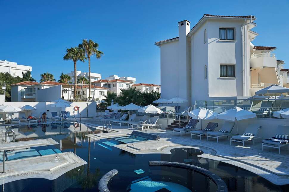 Ein Foto vom Pool im The King Jason Paphos