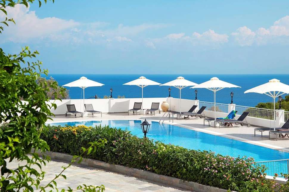 Een foto van het zwembad bij Kalidon Panorama Hotel