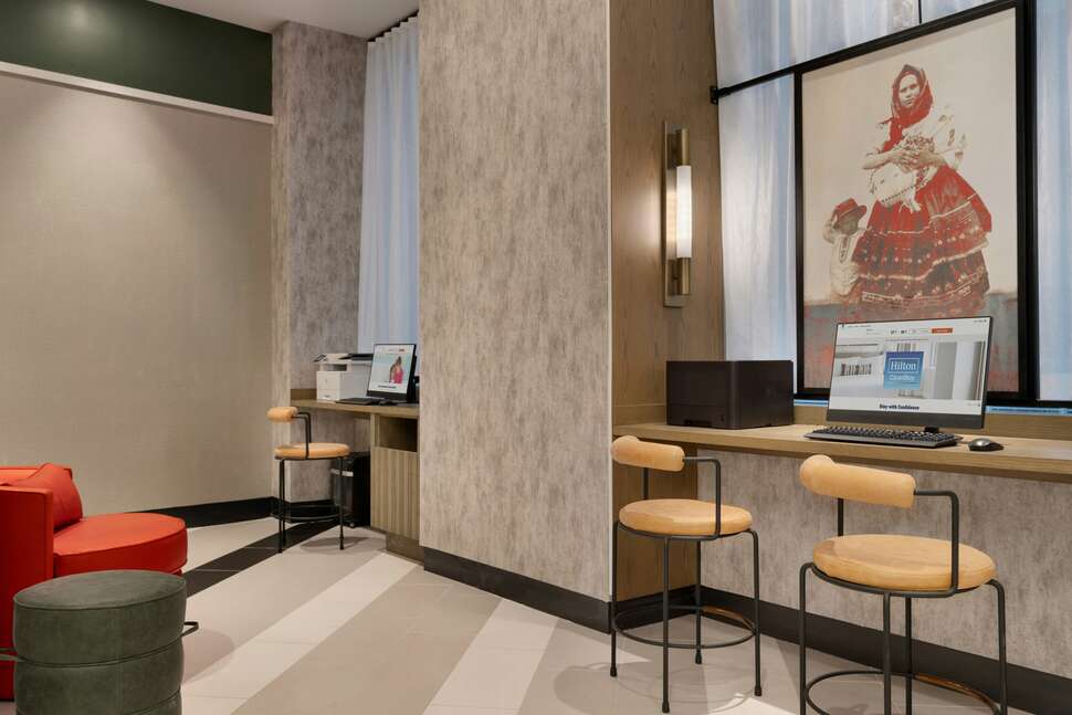 Ein Foto DoubleTree by Hilton New York Downtown