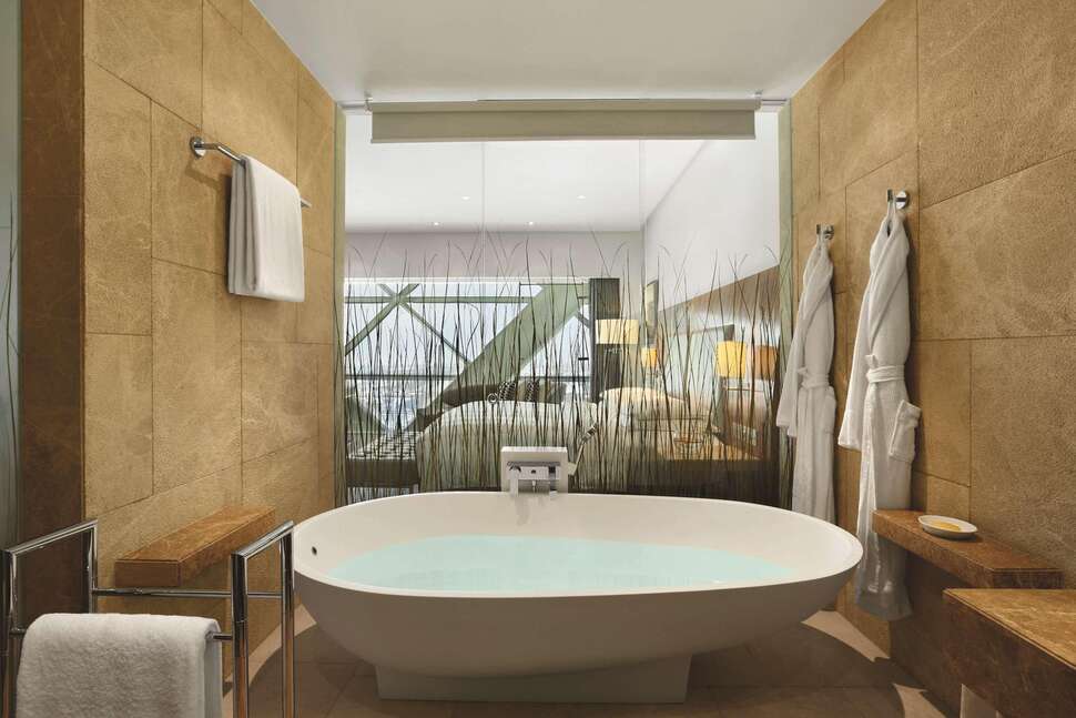 Een foto van Andaz Capital Gate by Hyatt