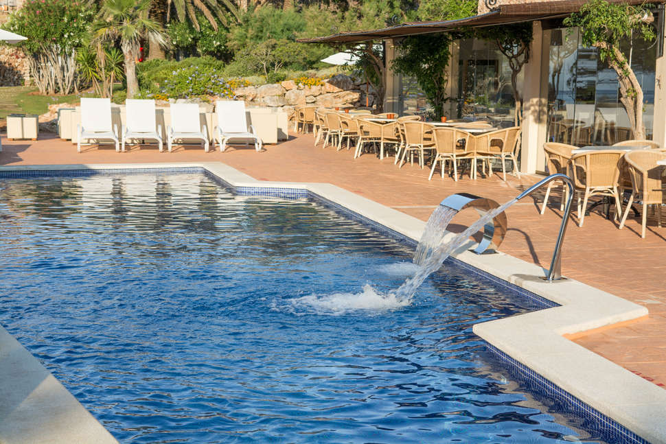 Een foto van het zwembad bij Pierre & Vacances Premium Menorca Binibeca